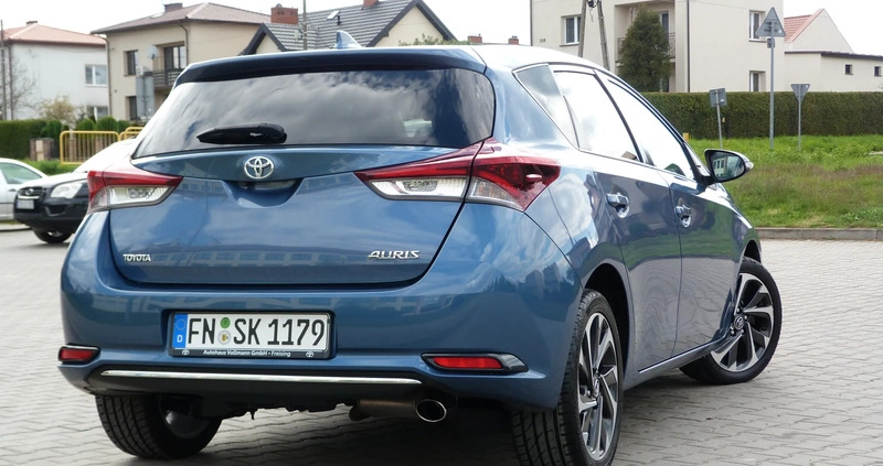 Toyota Auris cena 51999 przebieg: 154230, rok produkcji 2016 z Międzyzdroje małe 781